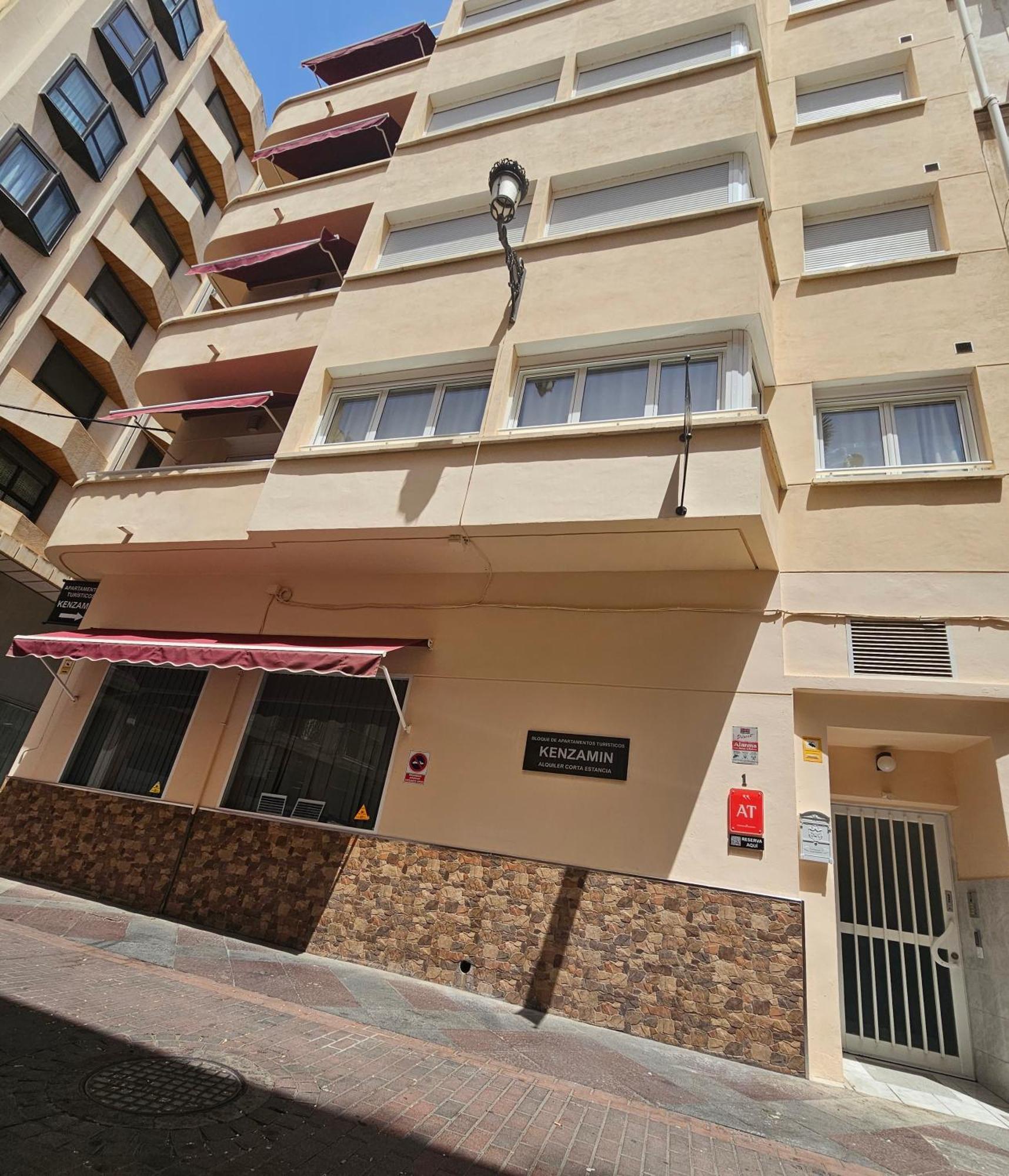 Apartamentos Turisticos Kenzamin アリカンテ エクステリア 写真